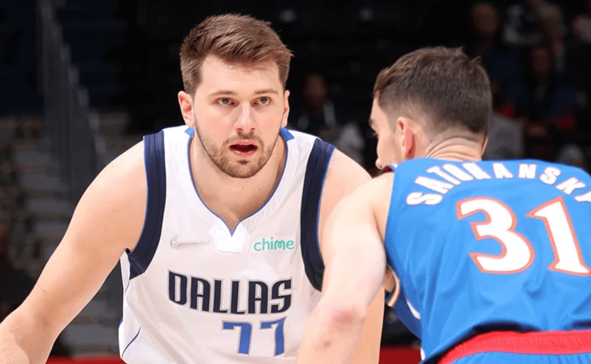 jiuyou游戏中心-达拉斯独行侠训练开放日；窗口期手感冰凉引欢呼；中超在即；心理建设被强调