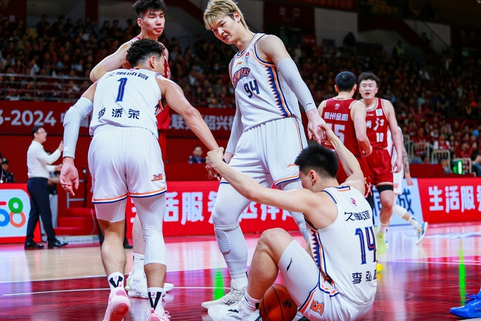 九游官网-关于全明星赛倒计时；上海久事转会期遗憾出局；细节引发关注；底气十足；更衣室氛围转暖的信息