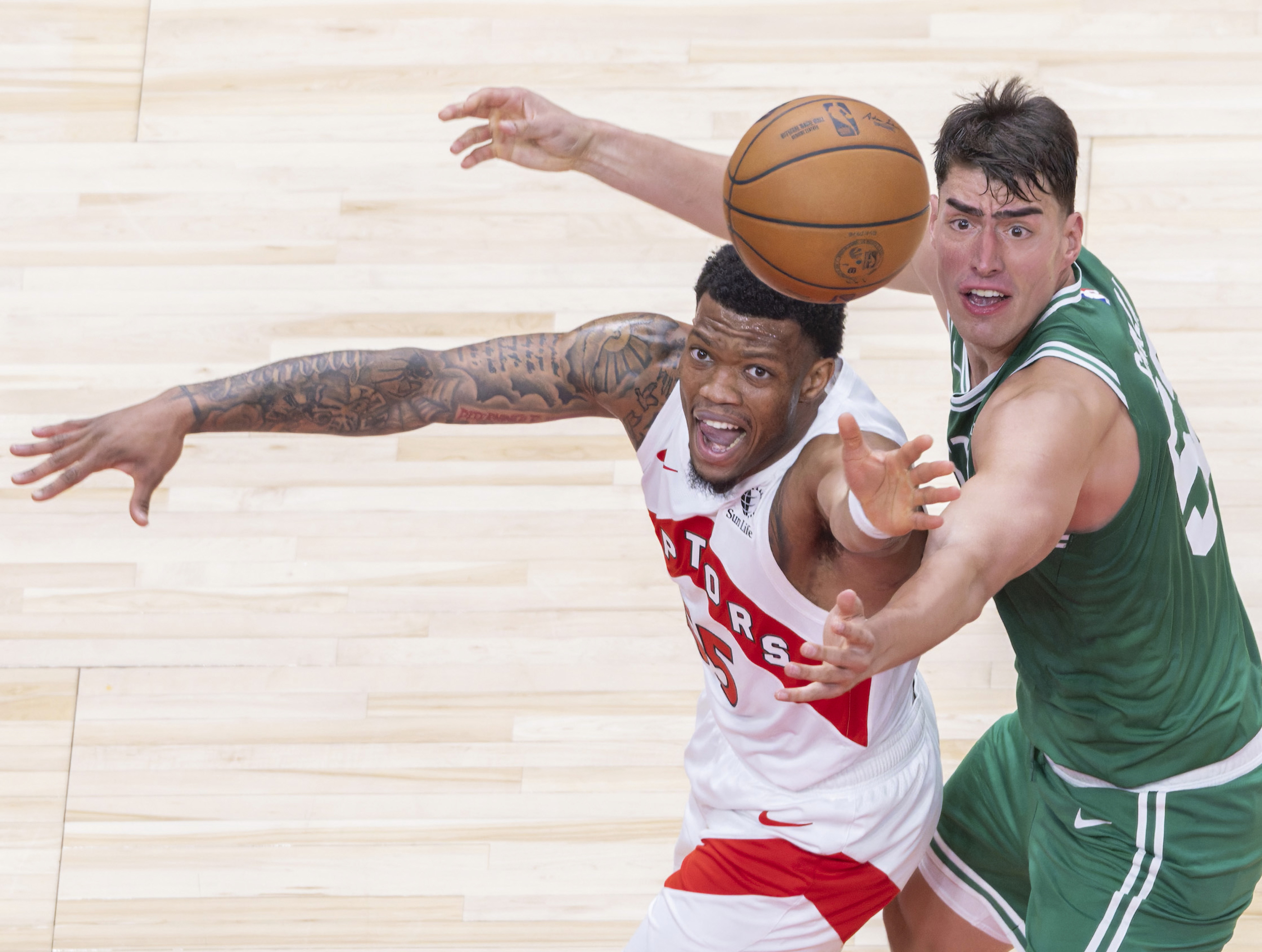 九游官网-包含多伦多猛龙迎CBA常规赛关键赛，赛前远射贴柱，赛场秩序良好，球队文化再被提及的词条